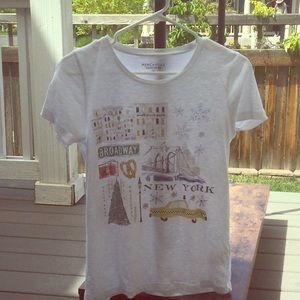 Mercantile Collector’s t-shirt! NYC theme. 🍎